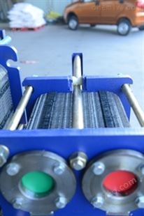 德孚直销小区供给生活热水板式热交换器