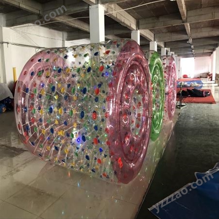 华津气模生产销售pvc/tpu2.4米水上彩灯充气滚筒水上游乐玩具